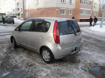 2002 Mitsubishi Colt Photos