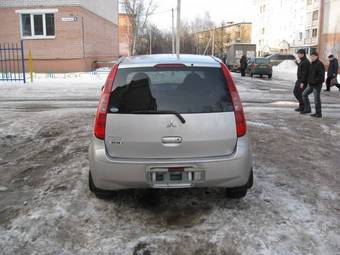 2002 Mitsubishi Colt Photos