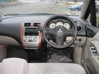 2002 Mitsubishi Colt Pictures