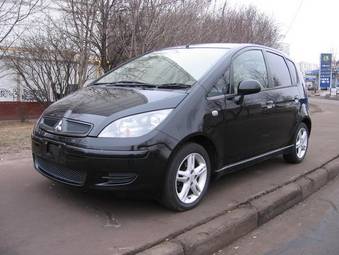 2002 Mitsubishi Colt Pictures