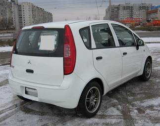 2002 Mitsubishi Colt Photos