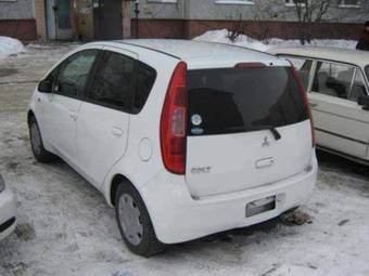 2002 Mitsubishi Colt Images