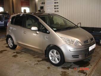 2002 Mitsubishi Colt Pics