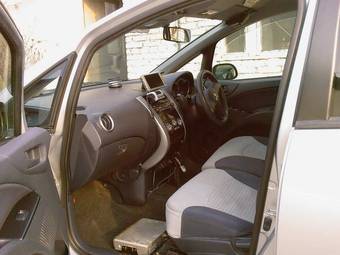 2002 Mitsubishi Colt Photos