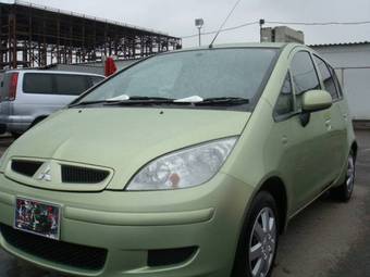 2002 Mitsubishi Colt Photos