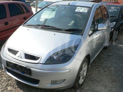 2002 Mitsubishi Colt