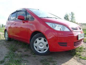 2002 Mitsubishi Colt Pictures