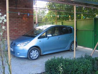 2002 Mitsubishi Colt Pictures