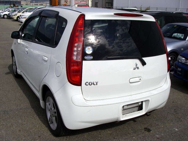 2003 Mitsubishi Colt