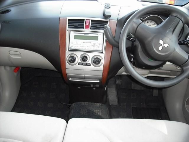 2003 Mitsubishi Colt