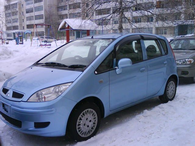 2003 Mitsubishi Colt