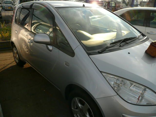 2003 Mitsubishi Colt