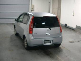 2003 Mitsubishi Colt Pictures