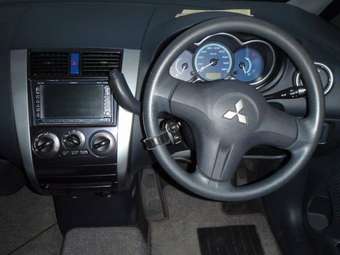 2003 Mitsubishi Colt Photos