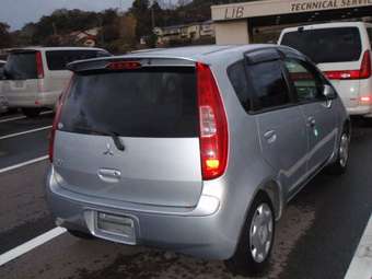 2003 Mitsubishi Colt Photos