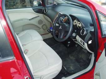 2003 Mitsubishi Colt Images