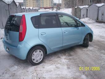 2003 Mitsubishi Colt Pictures