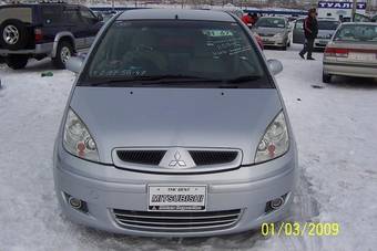 2003 Mitsubishi Colt Photos