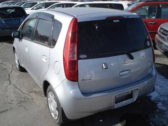 2003 Mitsubishi Colt Pictures