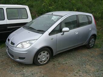 2003 Mitsubishi Colt Pics