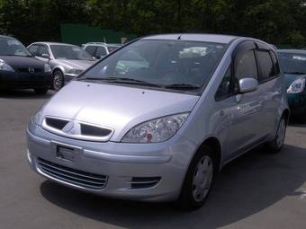 2003 Mitsubishi Colt Pictures