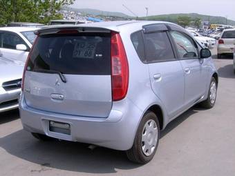 2003 Mitsubishi Colt Photos