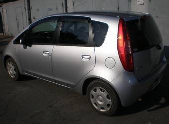 2003 Mitsubishi Colt Pictures