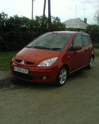 2003 Mitsubishi Colt Pictures