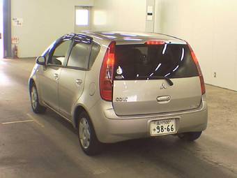 2003 Mitsubishi Colt Photos