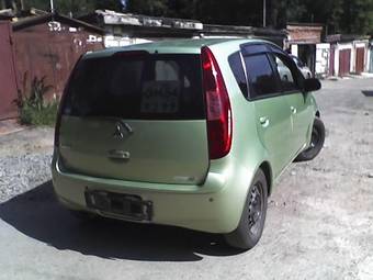 2003 Mitsubishi Colt Pictures