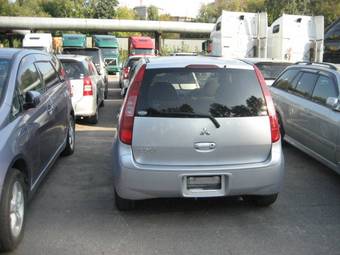 2003 Mitsubishi Colt Photos