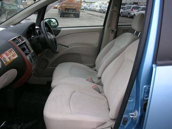 2004 Mitsubishi Colt Pictures