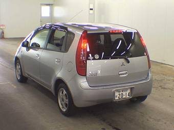 2004 Mitsubishi Colt Photos