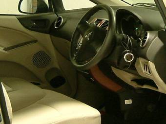 2005 Mitsubishi Colt Photos