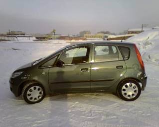 2005 Mitsubishi Colt Photos