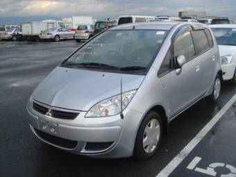 2005 Mitsubishi Colt Photos