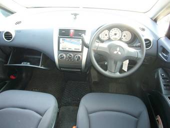 2005 Mitsubishi Colt Photos