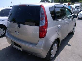 2005 Mitsubishi Colt Pics