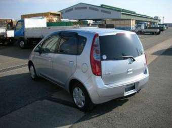 2006 Mitsubishi Colt Photos