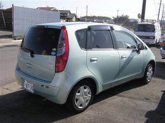 2006 Mitsubishi Colt Photos