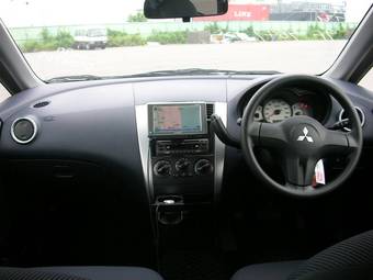 2006 Mitsubishi Colt Images