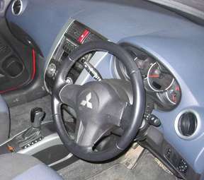 2004 Mitsubishi Colt Plus Pictures