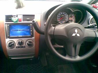 2005 Mitsubishi Colt Plus Photos