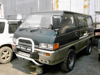 1987 Mitsubishi Delica Pictures