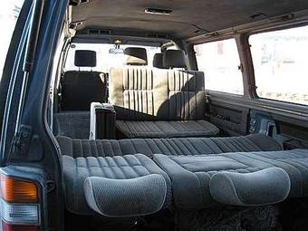 1991 Mitsubishi Delica Pictures