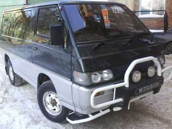 1992 Mitsubishi Delica Pictures