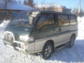 1992 Mitsubishi Delica Pictures