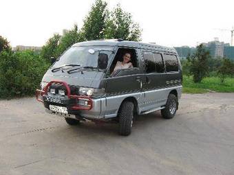 1992 Mitsubishi Delica Images