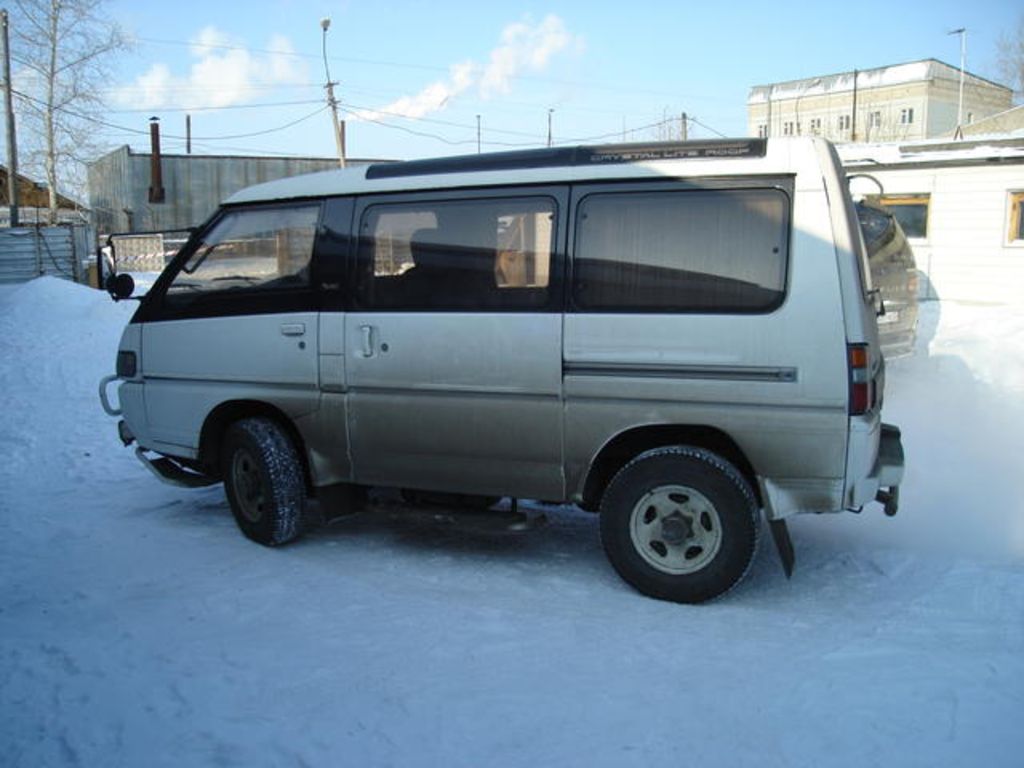 1993 Mitsubishi Delica