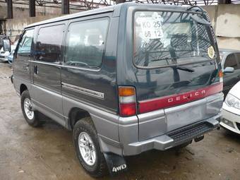 1993 Mitsubishi Delica Pictures